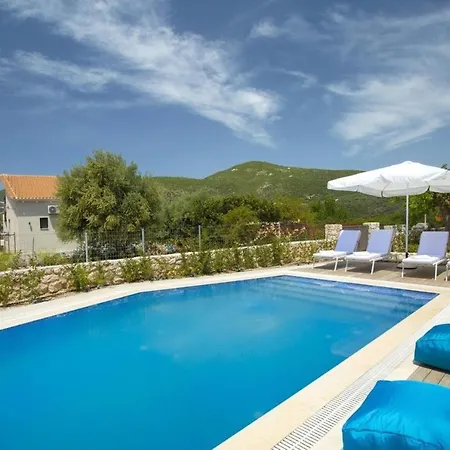 Dell Mar Stone House *