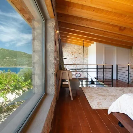 Dell Mar Stone House * Evgiros