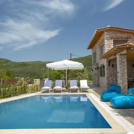 Dell Mar Stone House *